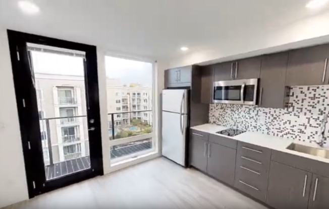 Studio, 1 bath, 272 sqft, $1,235, Unit 602