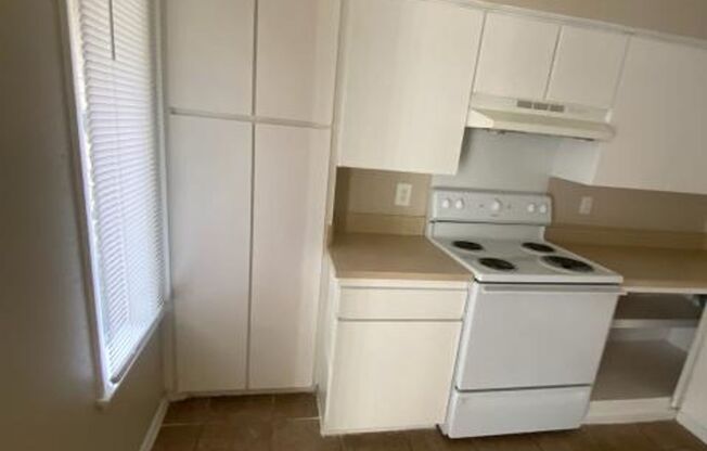 1 bed, 1 bath, 620 sqft, $1,340, Unit 1-1666-D