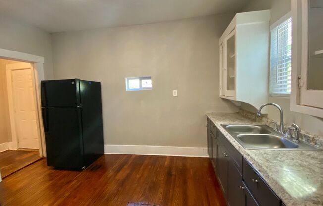 Highland Park adorable 2bd/1ba home AVAILABLE NOW!