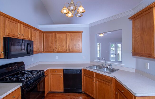 5 Bedroom home!! Lease to own!!(video tour)