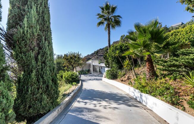 Alto Cedro Estate Lease