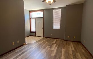 1 bed, 1 bath, 700 sqft, $895