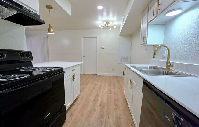 1 bed, 1 bath, 617 sqft, $899