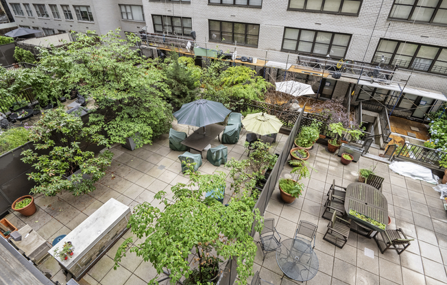 225 E 57 ST