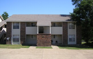 Bryan - 2-Bedroom 1-Bath 2nd Floor Fourplex - Upstairs unit