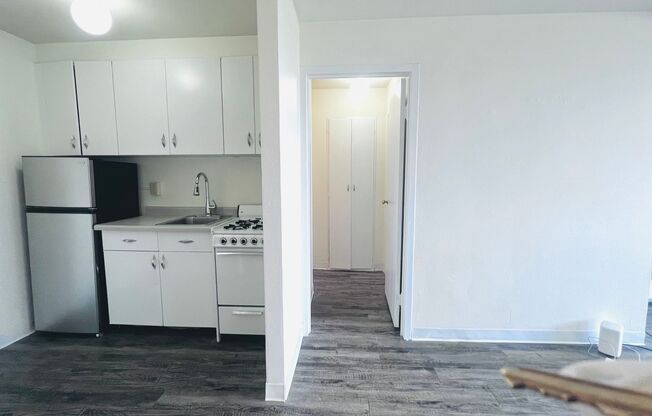 Studio, 1 bath, 320 sqft, $850, Unit # 816