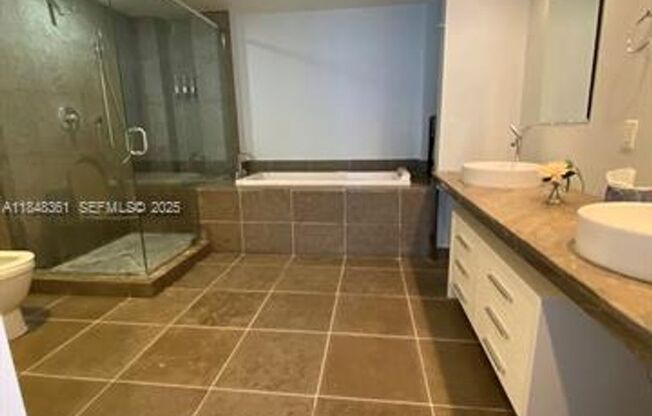 2 beds, 2 baths, 1,167 sqft, $4,700, Unit 475 Brickell Ave unit 4409