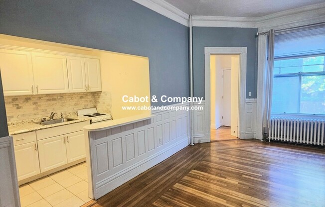 295 Newbury St
