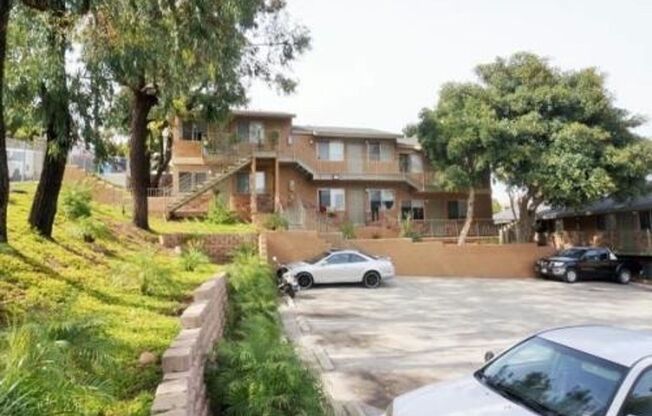 2 beds, 1 bath, $1,975, Unit 4966-02