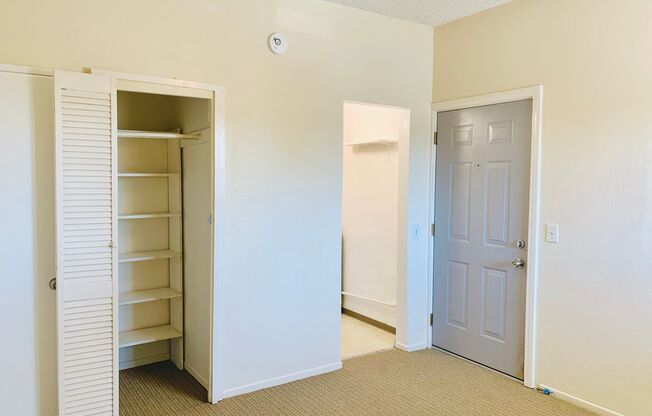 1BD/1BA APARTMENT AVAILABLE IN OCEAN BEACH-ONLY 1.5 BLOCKS FROM THE BEACH! ONLY $1,995/mo