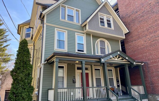715-17 Summerlea St