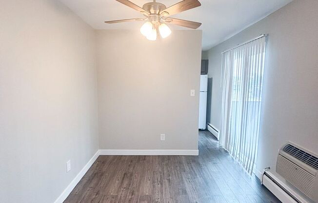 2 beds, 2 baths, 948 sqft, $1,174, Unit 202-B