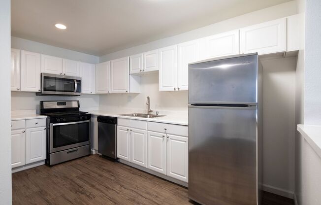 1 bed, 1 bath, $2,395, Unit 90-05