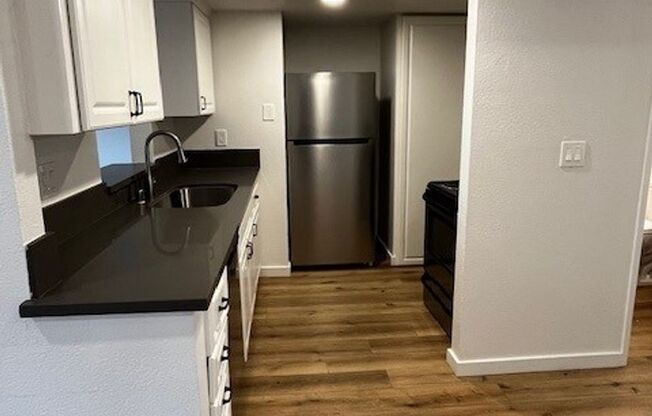 2 beds, 2 baths, 950 sqft, $2,175, Unit 18