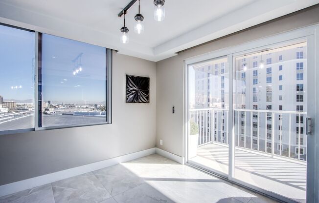 2 beds, 2 baths, $2,799, Unit # 1012