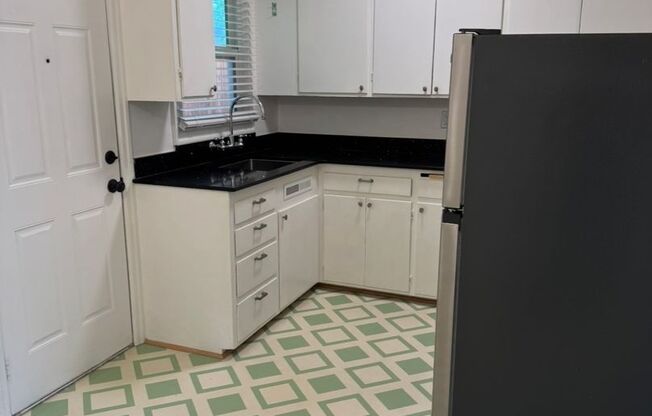 1 bed, 1 bath, 572 sqft, $1,575, Unit 2400-02