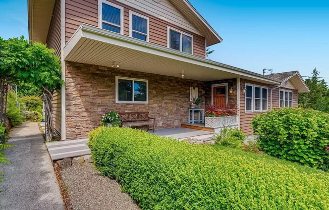 Mid-Century Modern Home in Auburn