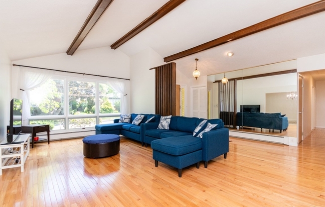 20 MOSSDALE RD