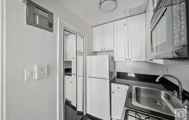 Studio, 1 bath, $2,500, Unit 4C