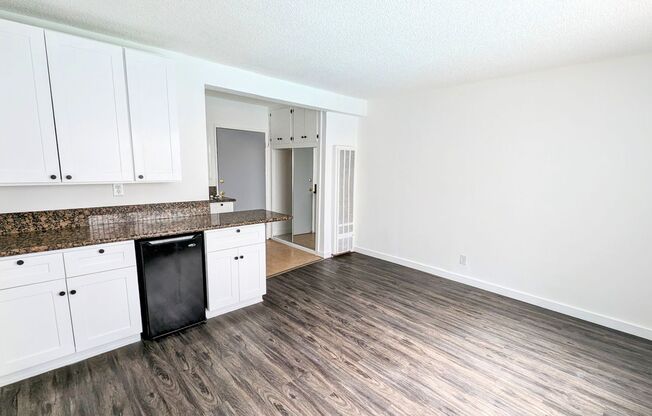 Studio, 1 bath, 263 sqft, $1,299, Unit 105