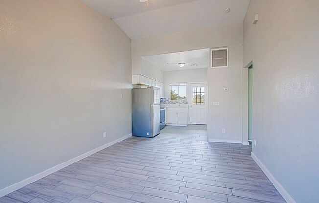 Nice remodel 2 bedroom Condo with balcony. (1614 West Purdue Ave #202 Phoenix Arizona)