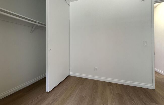 2 beds, 1 bath, 900 sqft, $2,145, Unit 158