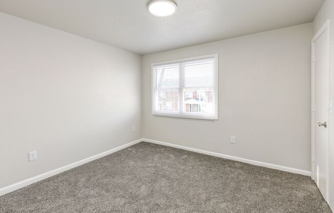 2 beds, 1 bath, 811 sqft, $1,099, Unit 64704