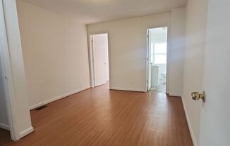 2 beds, 1 bath, $1,250