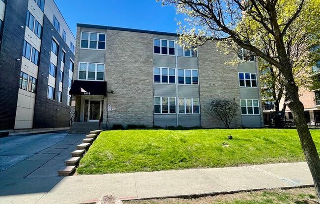 1819 N. Cambridge Ave.