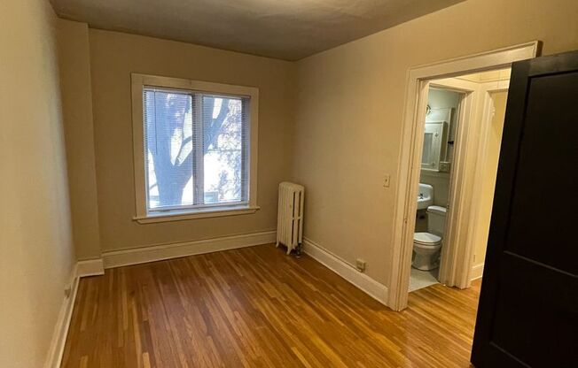 1 bed, 1 bath, 600 sqft, $999, Unit 202