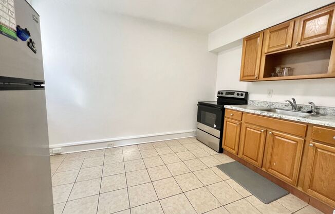 1 bed, 1 bath, $900, Unit 2