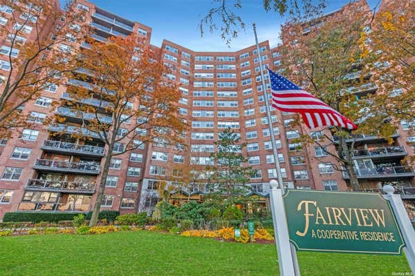 2 beds, 1 bath, $2,700, Unit B201