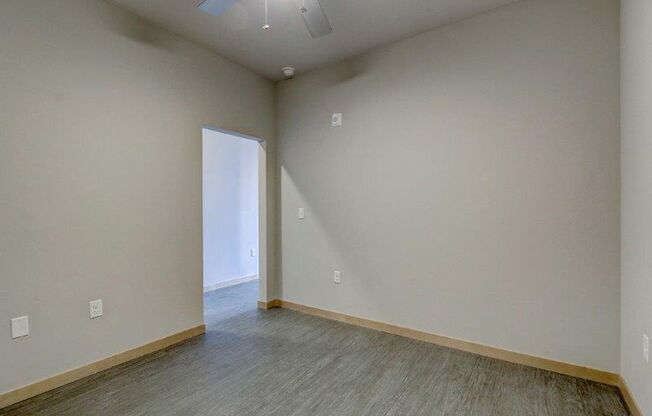 1 bed, 1 bath, 592 sqft, $1,725, Unit 518