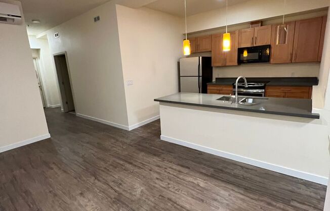 1 bed, 1 bath, 864 sqft, $1,795, Unit 100
