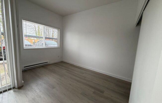 Studio, 1 bath, 400 sqft, $1,125, Unit 106