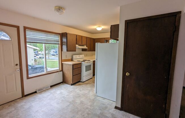 2 beds, 1 bath, $1,500