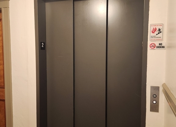 2 beds, 1 bath, 500 sqft, $2,800, Unit 12