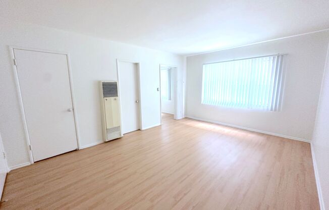 Studio, 1 bath, 375 sqft, $1,975, Unit 105