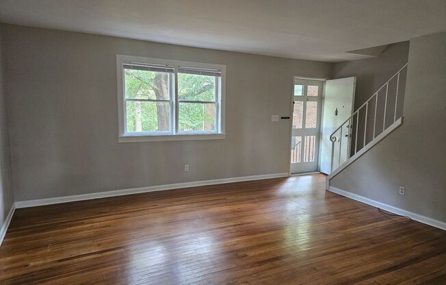 NEW LISTING!!!! Dont Miss Out
