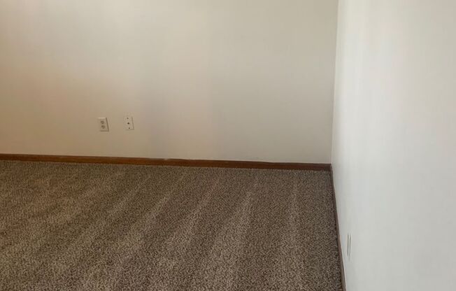 2 beds, 1 bath, $1,125, Unit A