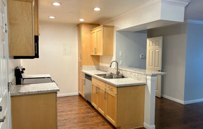 1 bed, 1 bath, 736 sqft, $2,150, Unit E014