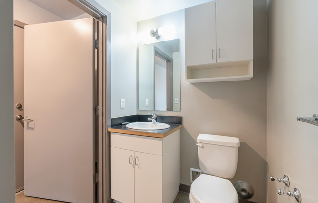 Studio, 1 bath, 207 sqft, $995, Unit 702