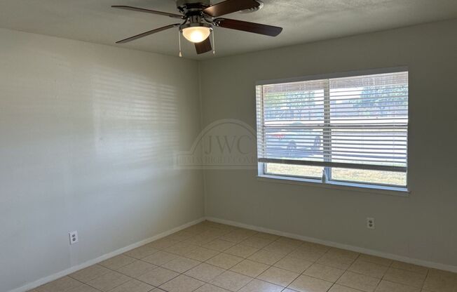 2 beds, 1 bath, $695, Unit 903 Main St. N. Unit C