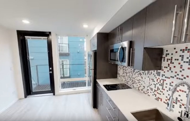 Studio, 1 bath, 272 sqft, $1,180, Unit 713