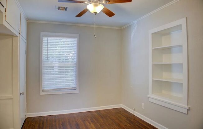2 beds, 1 bath, 770 sqft, $1,250, Unit 4615 E 4th Place