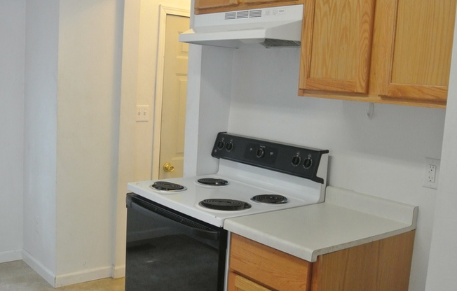 2 beds, 1 bath, $1,095