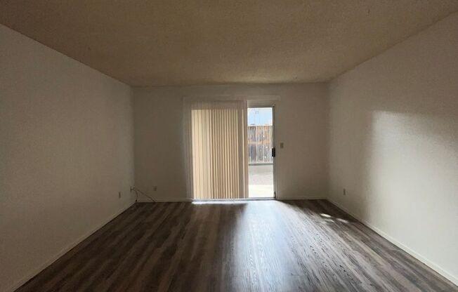 2 beds, 1 bath, 1,000 sqft, $1,350, Unit 301