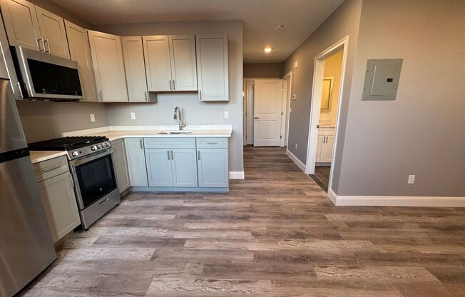 Studio, 1 bath, 380 sqft, $2,100, Unit 515