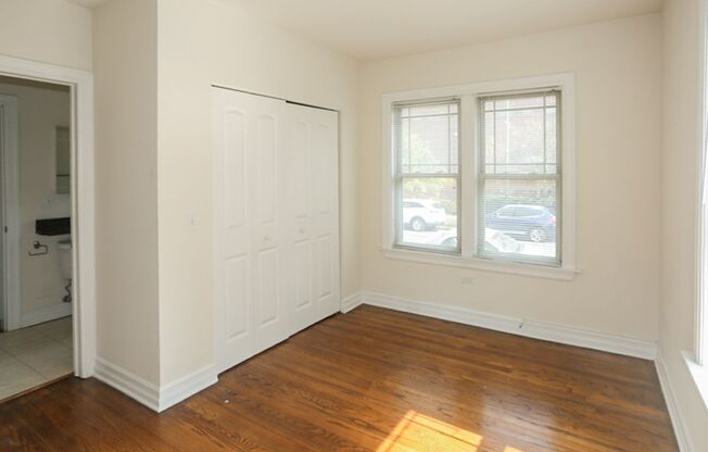 2 beds, 1 bath, 854 sqft, $2,750, Unit 3816S-1E