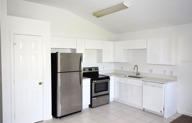 3 beds, 2 baths, $1,550, Unit Unit-1